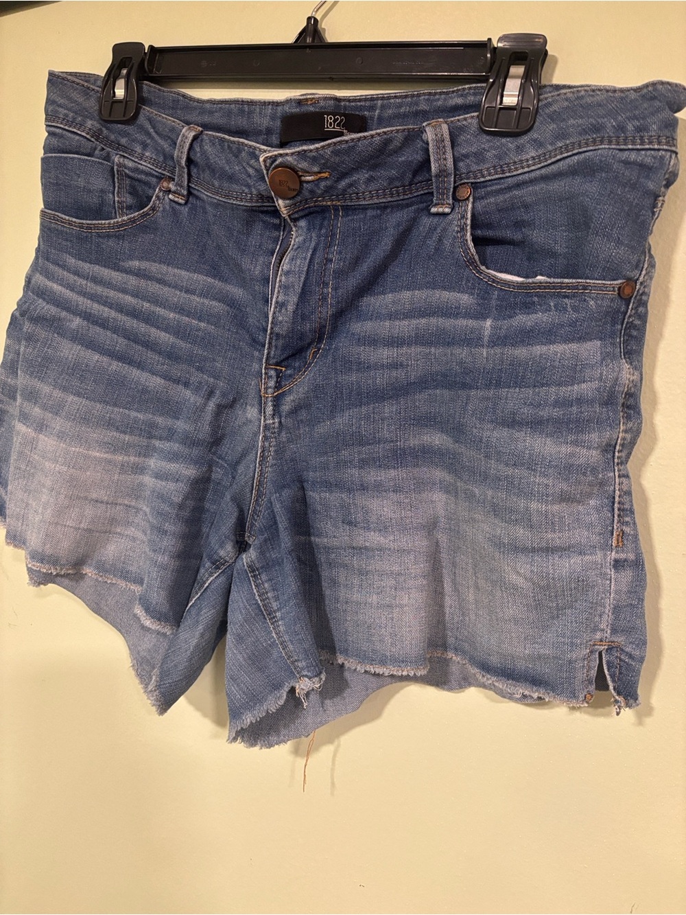 1822 Denim Faded Light Blue Cutoff Jean Shorts